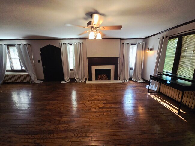 Building Photo - 750 N Auburndale St