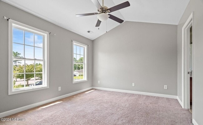 Building Photo - 303 Elk Ct