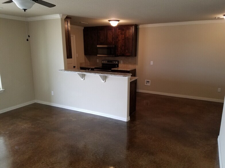 Building Photo - 129 Crossfire Ct