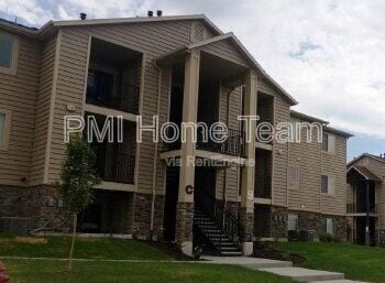 Building Photo - 2510 Charleston Ave