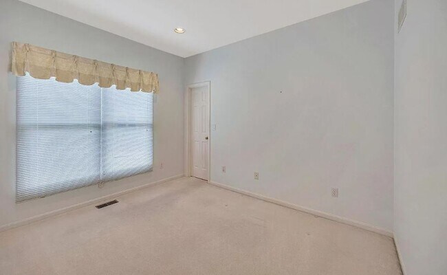 Building Photo - 9696 Carriage Run Ct