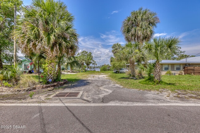 Building Photo - 2894 Hardy Ave