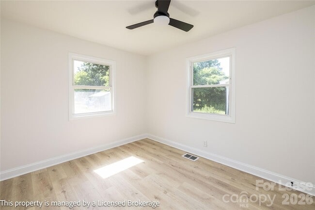 Building Photo - 409 Eastover Ave