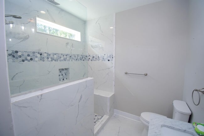 Building Photo - 729 Churchill Downs Dr