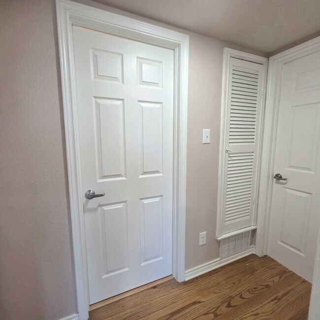 Building Photo - Charming remodeled 3-bedroom home for lease!