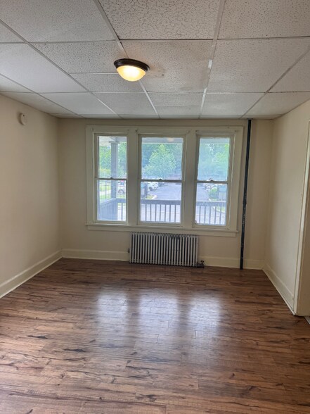 Building Photo - 511 E Beaver Ave