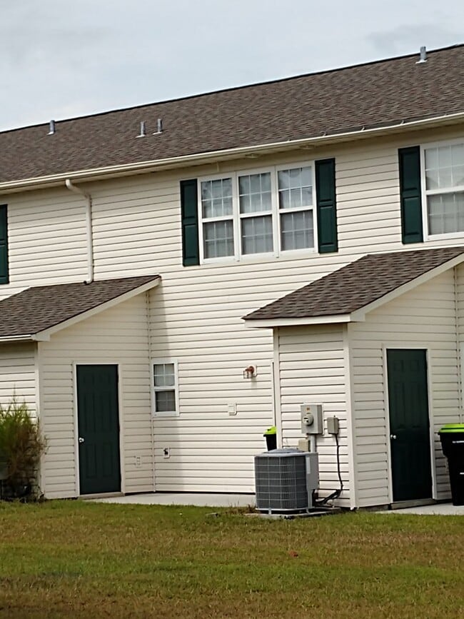 Building Photo - 63 Pirates Cove Dr