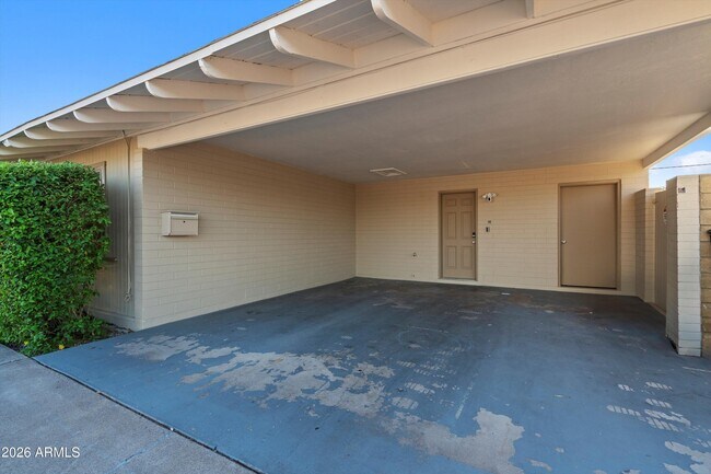 Building Photo - 2548 N 68th Pl