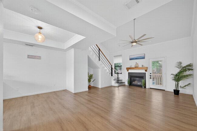 Building Photo - 803 Davis Rd