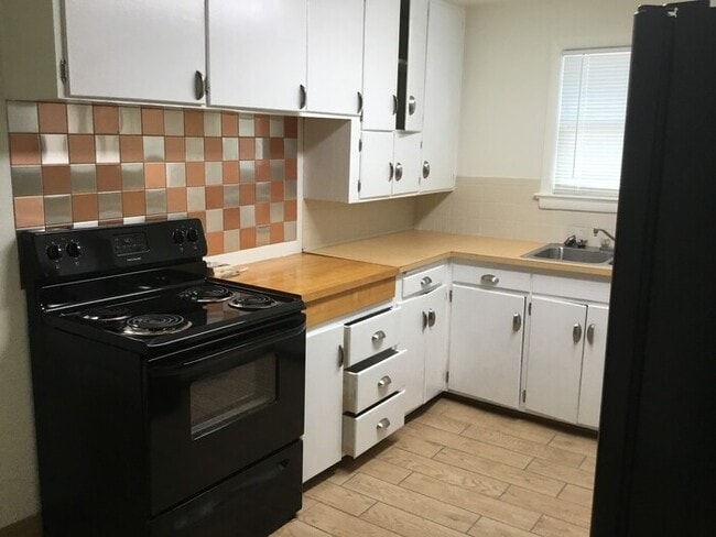 Building Photo - Charming 2 Bedroom Home in Old Town Longmont!