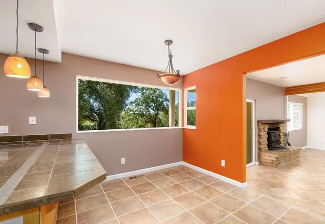 Building Photo - 1088 Palomino Rd