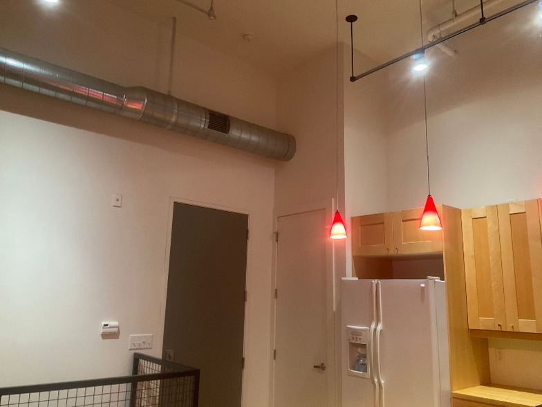 Building Photo - 342 W 200 S