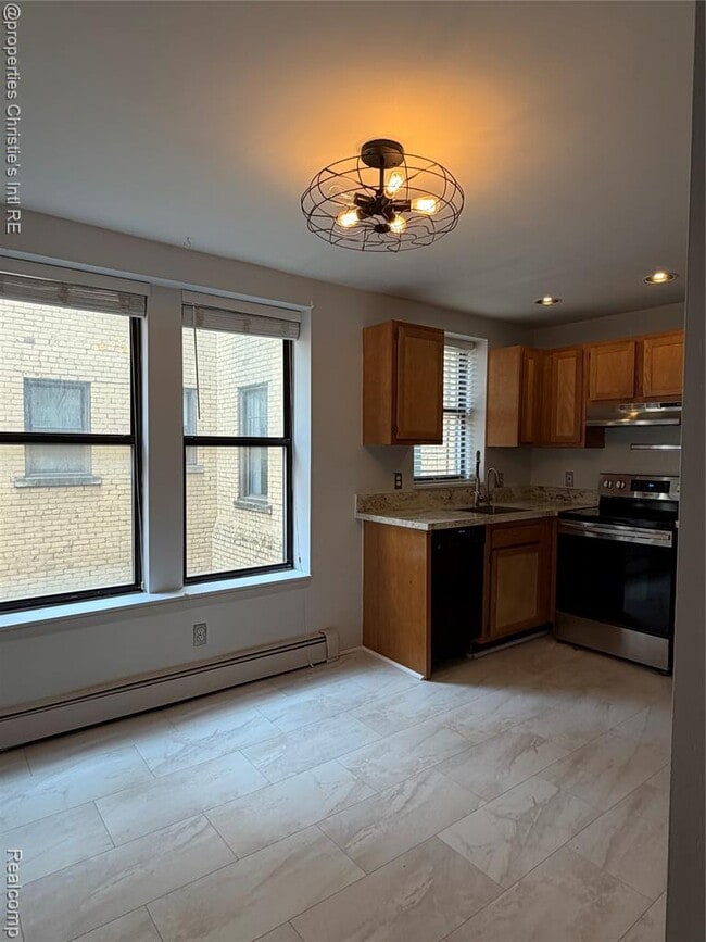 Building Photo - 120 Seward Ave