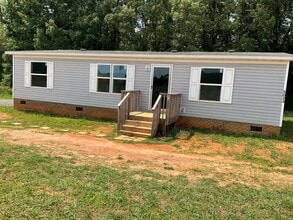 Building Photo - Cute Doublewide Home For Rent In West Lincoln County