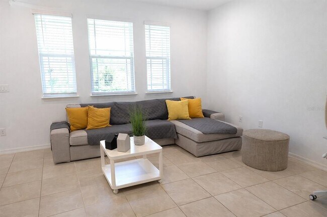 Building Photo - 8913 Matriarca Aly