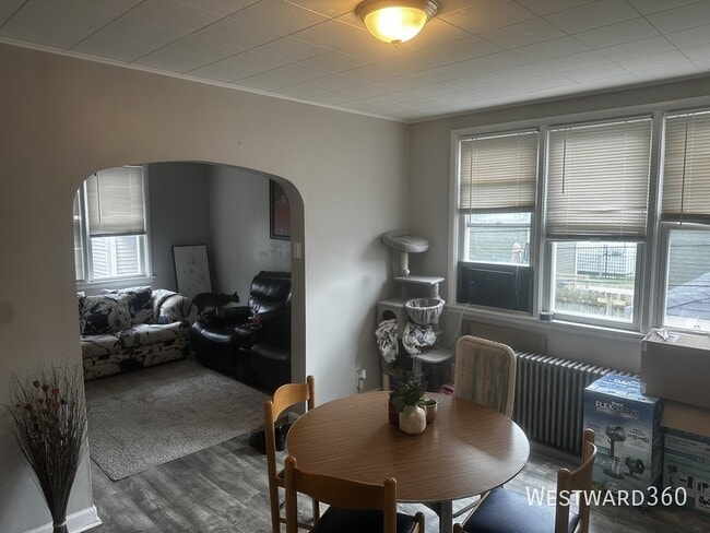 Building Photo - 3048 N Drake Ave