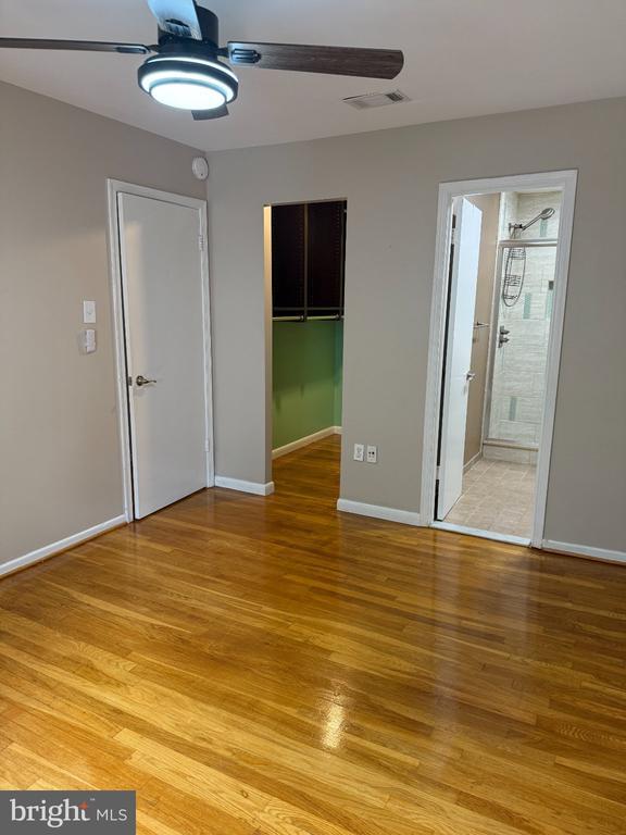 Building Photo - 553 Monet Dr