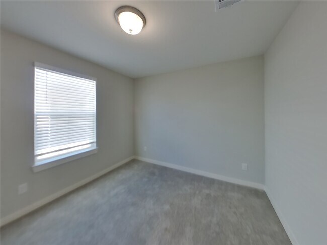 Building Photo - 4930 San Fabiano Ct