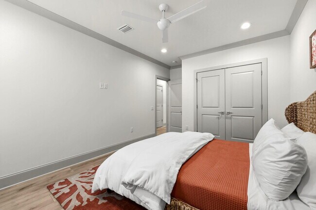 Building Photo - 45 Golden Bell Ct