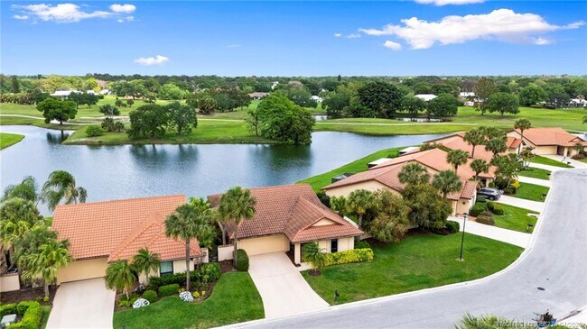 Building Photo - 3281 SW Bobalink Way