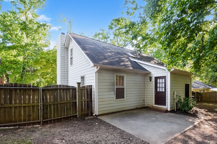 Building Photo - 1502 Willow Creek Ln