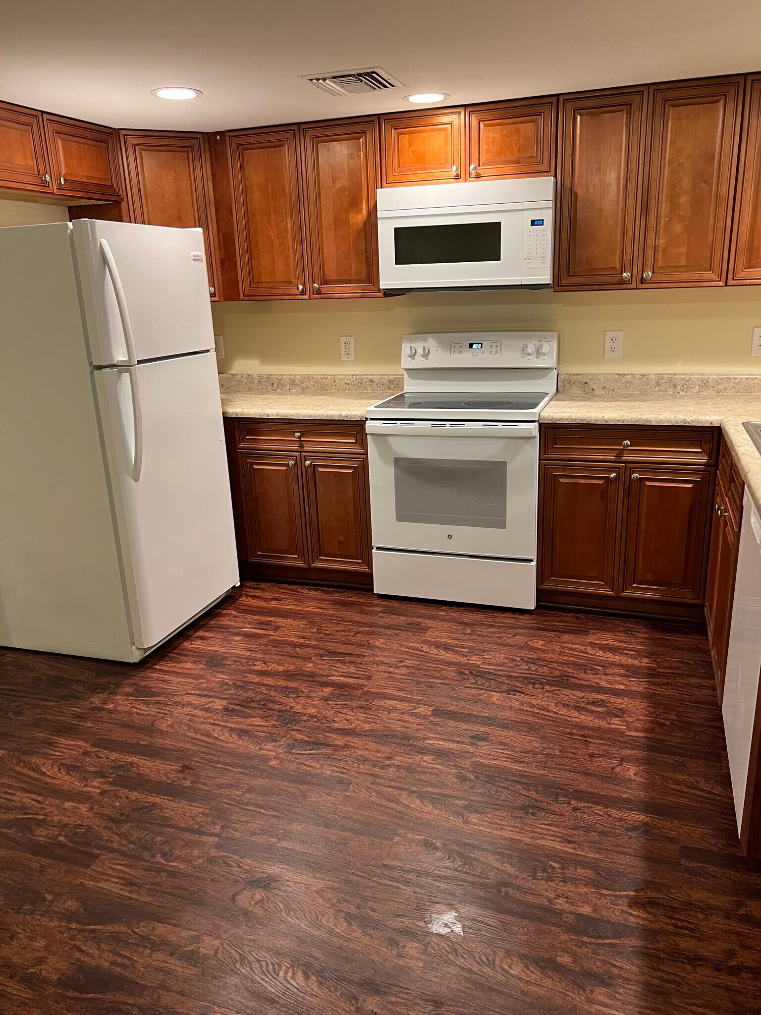 Building Photo - 3024 E Carey Ave