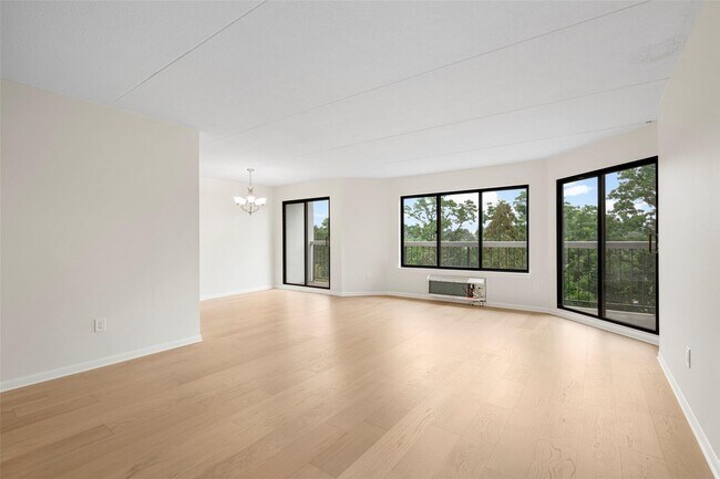 Building Photo - 200 High Point Dr