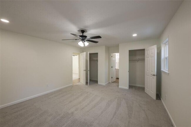 Building Photo - 5081 Hubert Dr