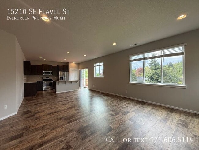 Building Photo - 15210 SE Flavel St