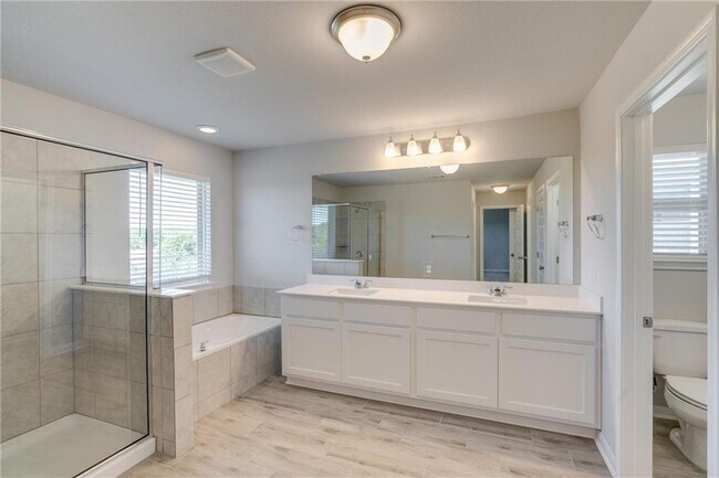 Building Photo - 2205 Limestone Lake Dr