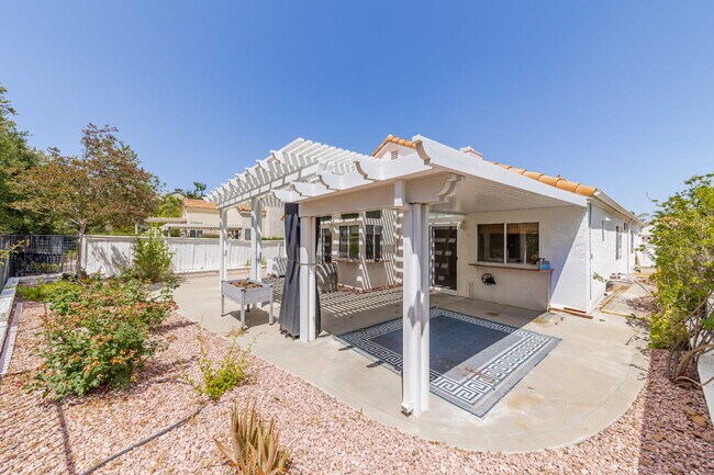 Building Photo - The Colony 55+ community. Great 2 bedroom/...