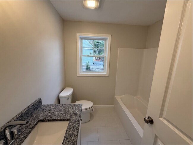 Building Photo - 265 Dunstable Rd