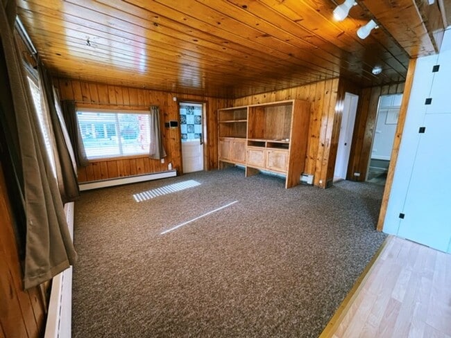 Building Photo - Unique and Updated Corner Lot Cabin in Mou...