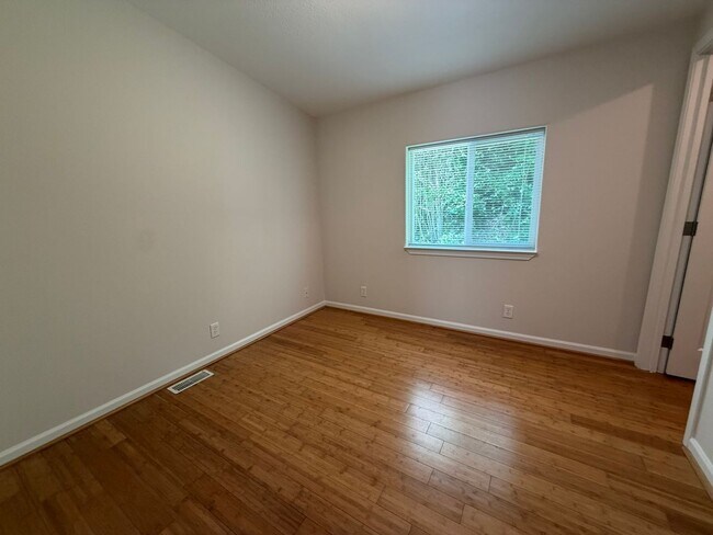 Building Photo - Peaceful Living – 3 Bedroom, 2 Bath Single-Family Home