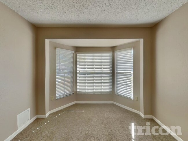 Building Photo - 6708 Shepherd Oaks St