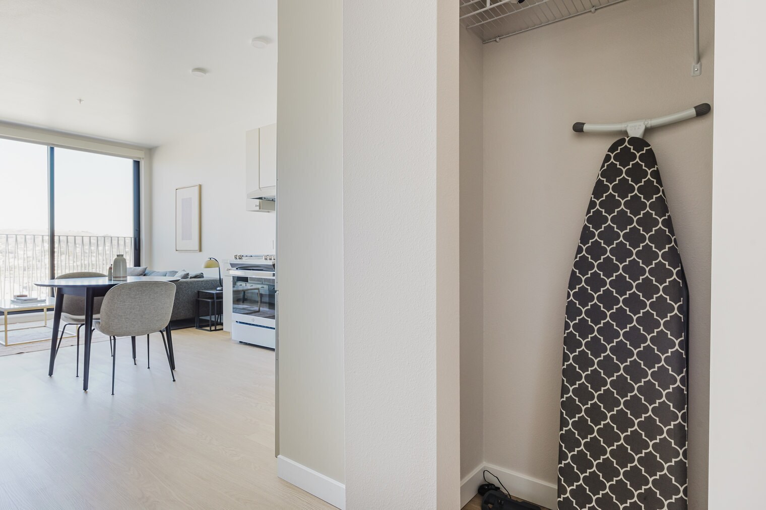 Building Photo - 200 Mesnager St