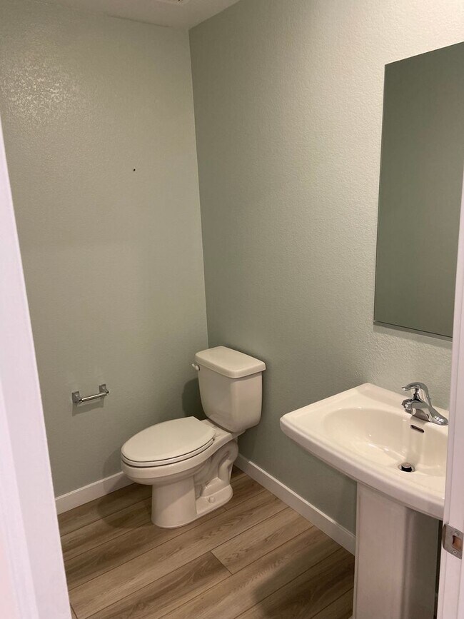 Building Photo - 4 Bdrm, 2.5 bath Solar home - Pradera Ranch Community