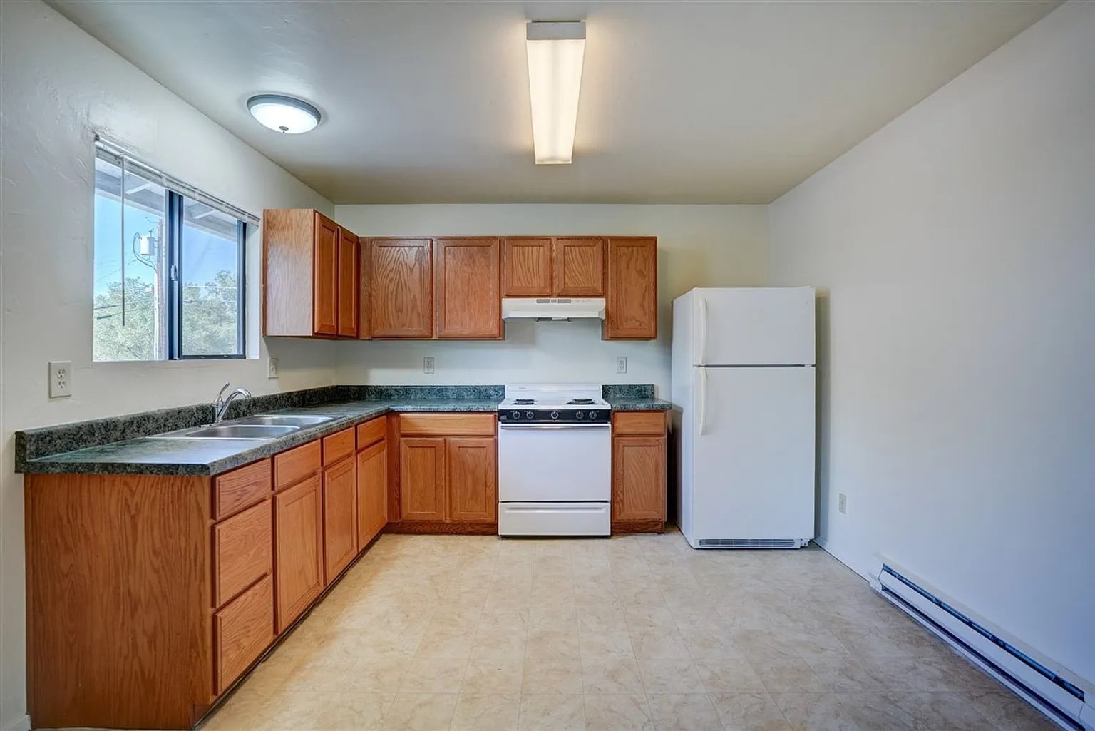 Building Photo - 555 Dameron Dr