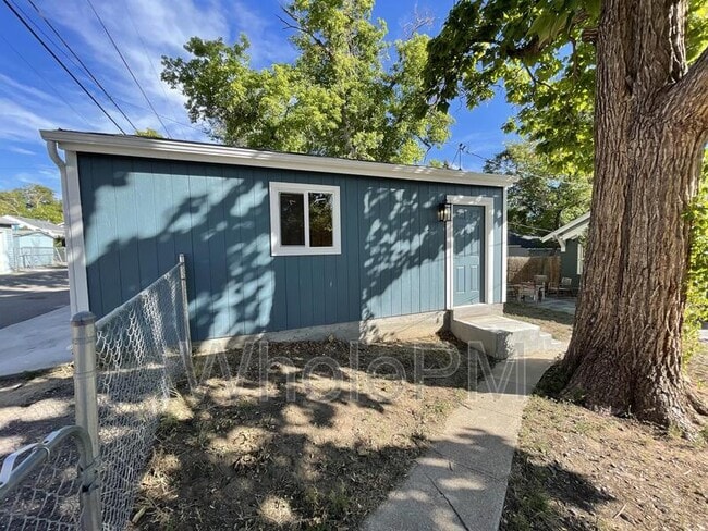 Building Photo - 4909 Beach Ct