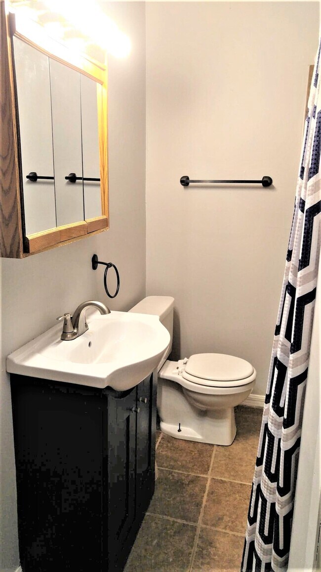 Building Photo - 1839 Salem Rd