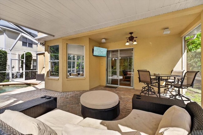 Building Photo - 11115 Avery Oaks Dr