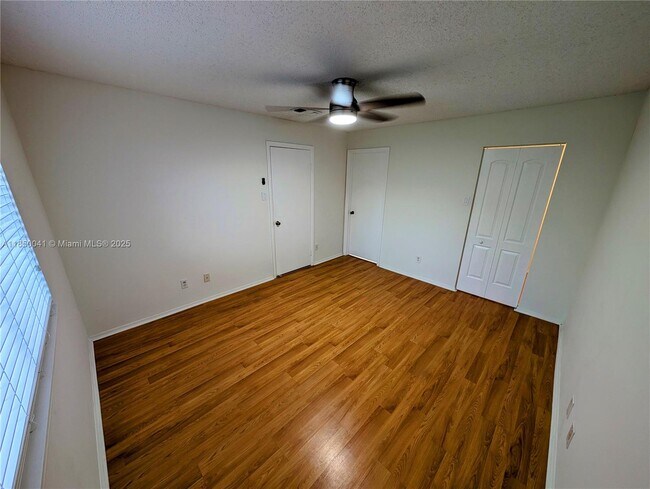 Building Photo - 10630 SW 157th Ct