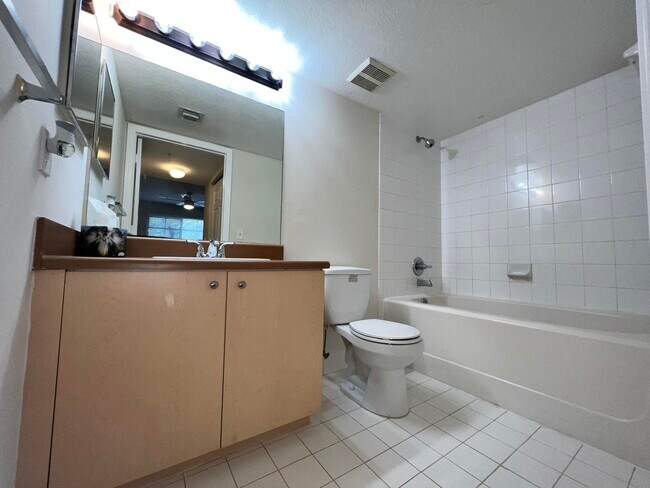 Building Photo - 4171 San Marino Blvd