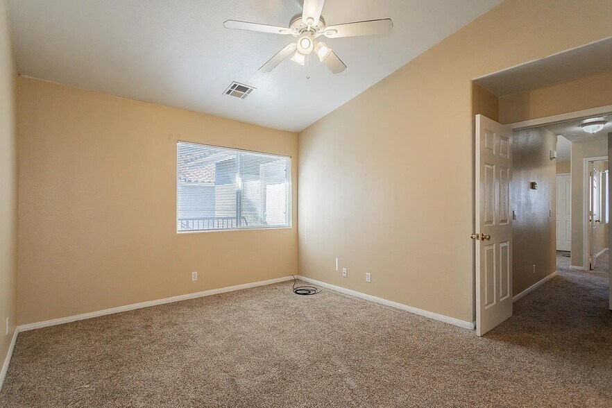 Building Photo - 1888 Big Horn St