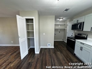 Building Photo - 15435 Belen St