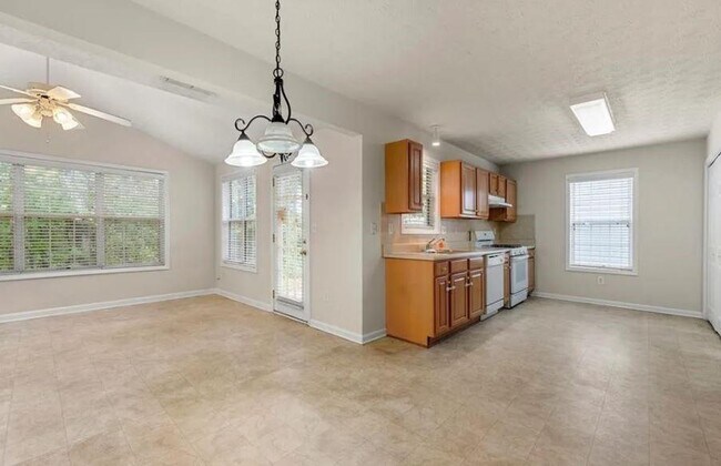 Building Photo - 4450 Bradstone Trace NW