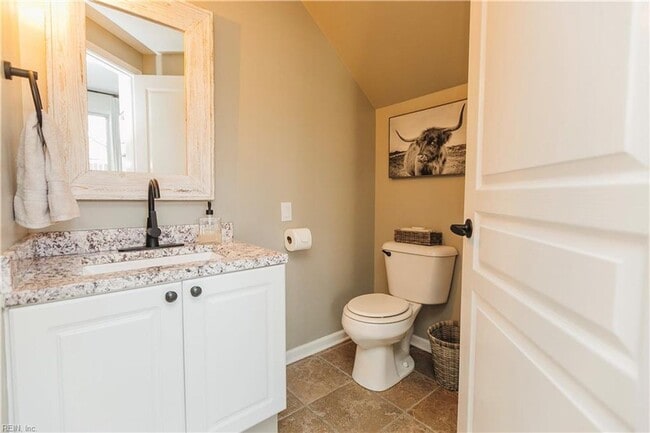 Building Photo - 2000 Picardy Ct