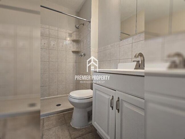 Building Photo - 670 Charvel Dr