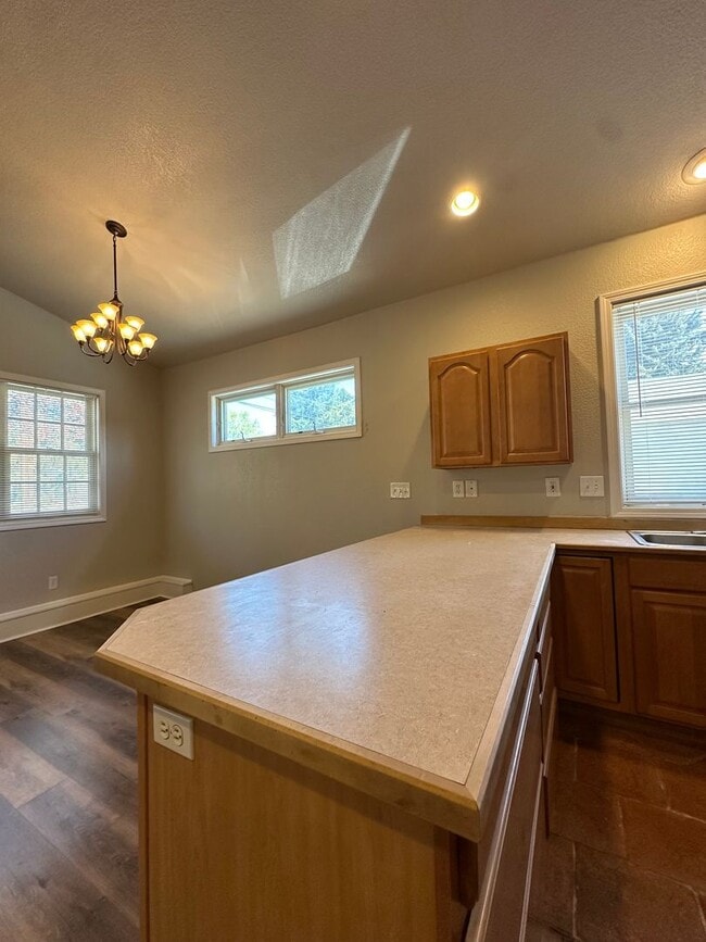 Building Photo - 245 NW Tumalo Ave