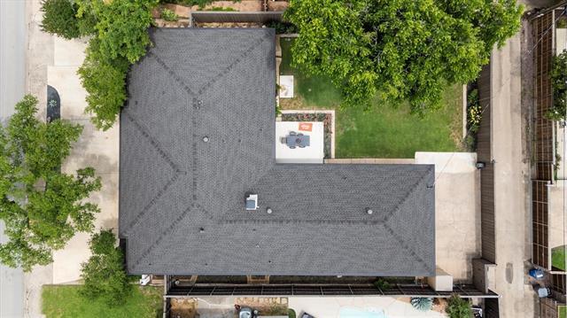 Building Photo - 6330 E Lovers Ln